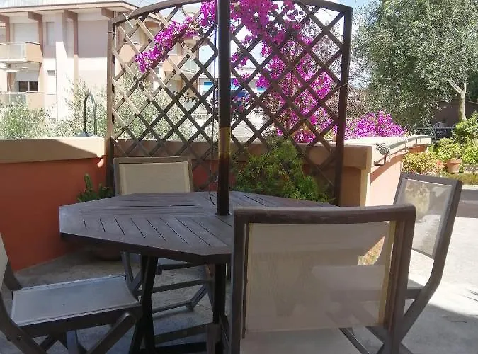 La Casa Del Girasole 东塞斯特里