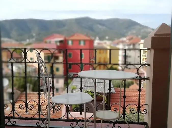 La Casa Del Girasole 东塞斯特里